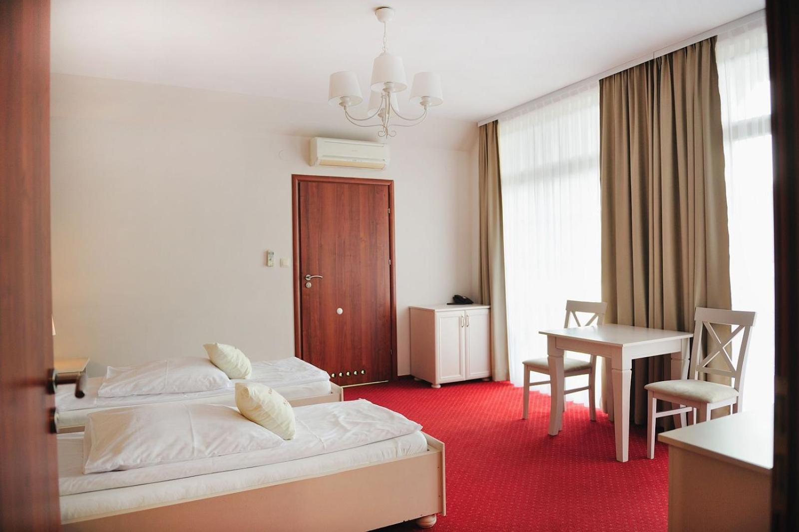 Malutkie Resort Radomsko Luaran gambar